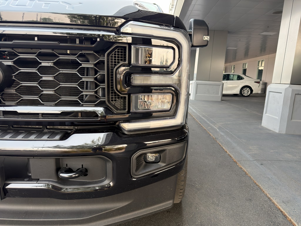 New 2026 Ford F-350 XLT Truck Crew Cab