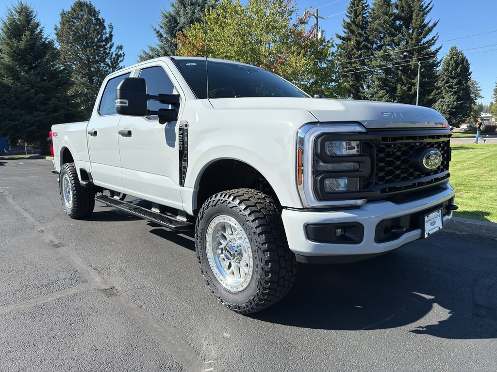 New 2026 Ford F-250 XL Truck Crew Cab
