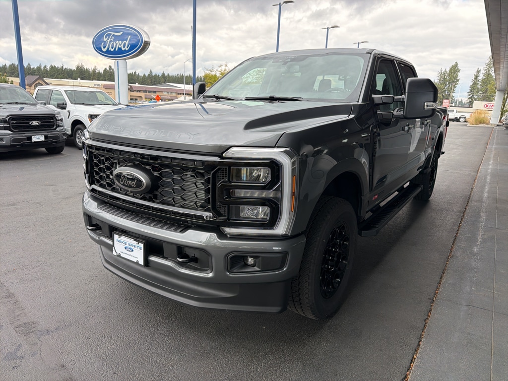 New 2026 Ford F-350 XLT Truck Crew Cab