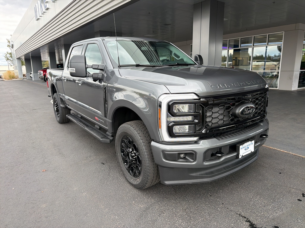 New 2026 Ford F-350 XLT Truck Crew Cab