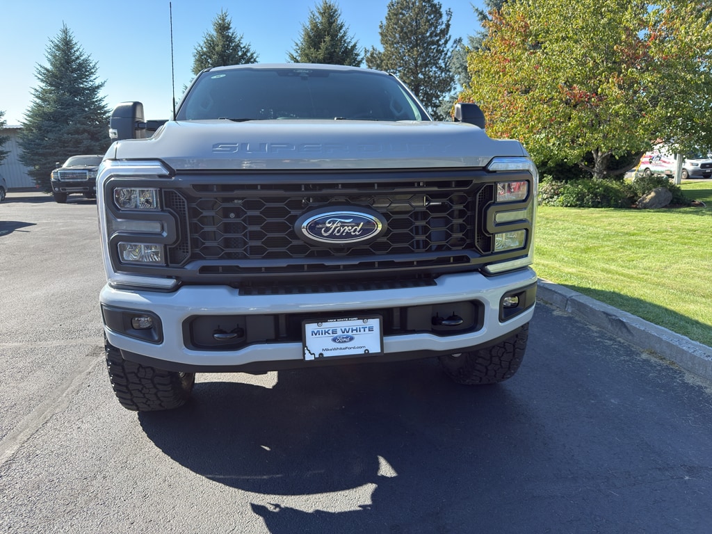 New 2026 Ford F-250 XL Truck Crew Cab