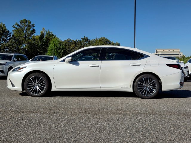 Used 2022 Lexus ES 300h Sedan