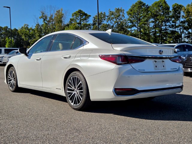 Used 2022 Lexus ES 300h Sedan