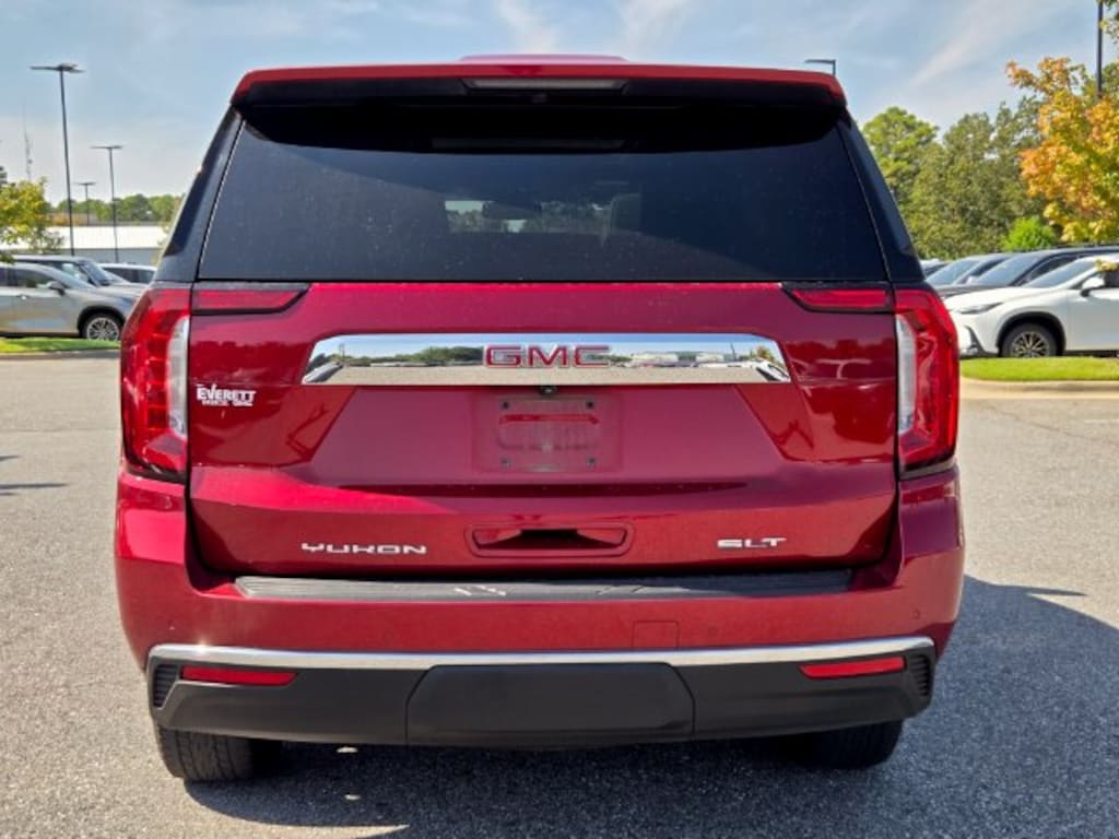 Used 2024 GMC Yukon SLT SUV