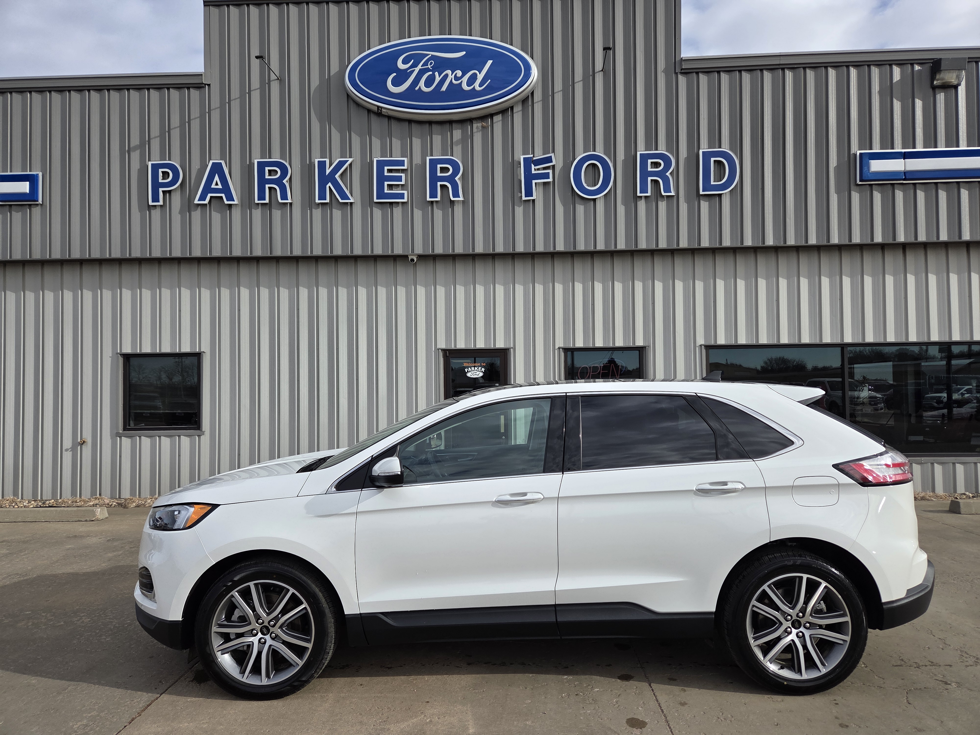2023 Ford Edge Titanium SUV
