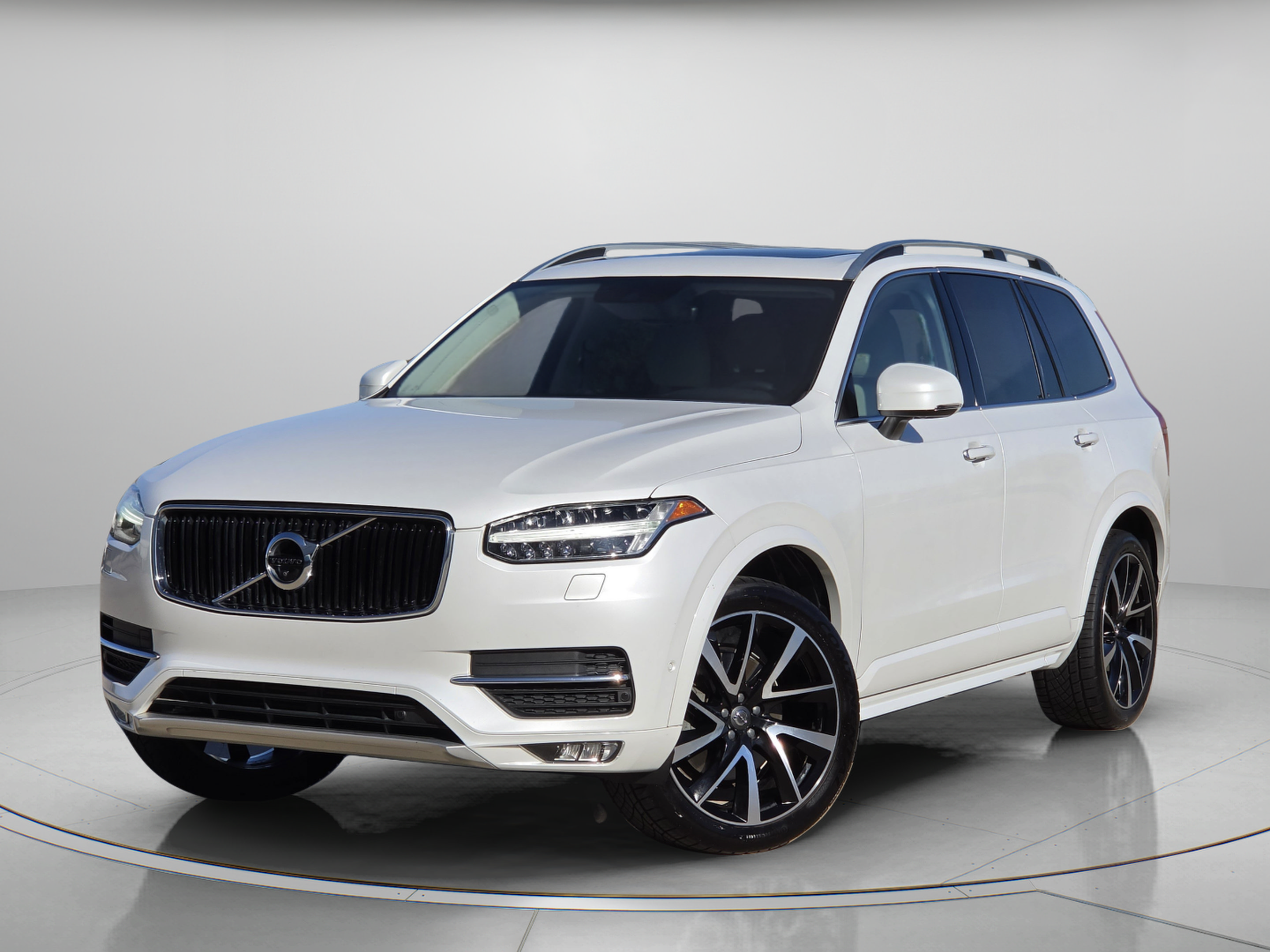 2018 Volvo XC90 Momentum