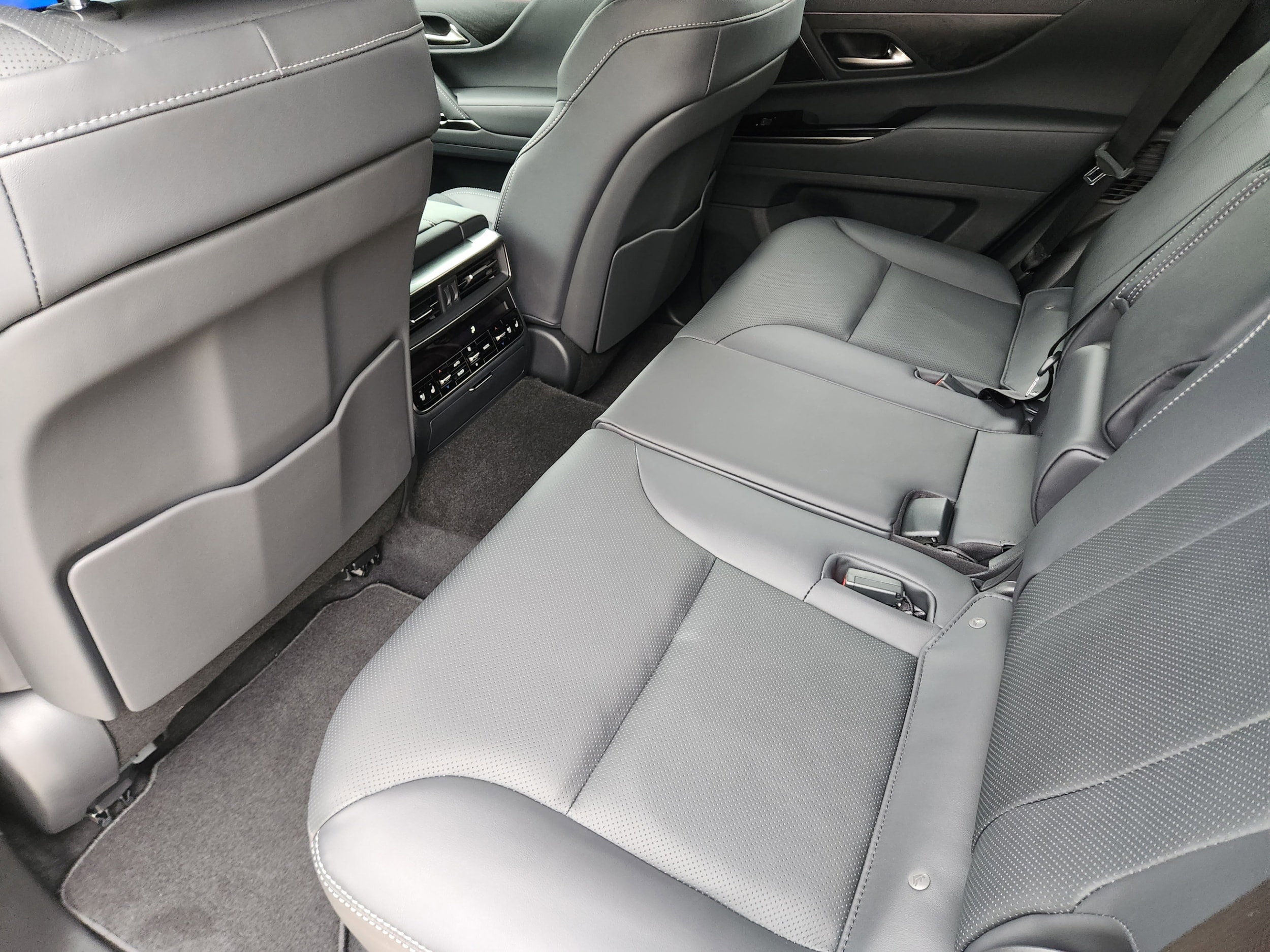 2026 Lexus LX 700h Luxury - Photo 21