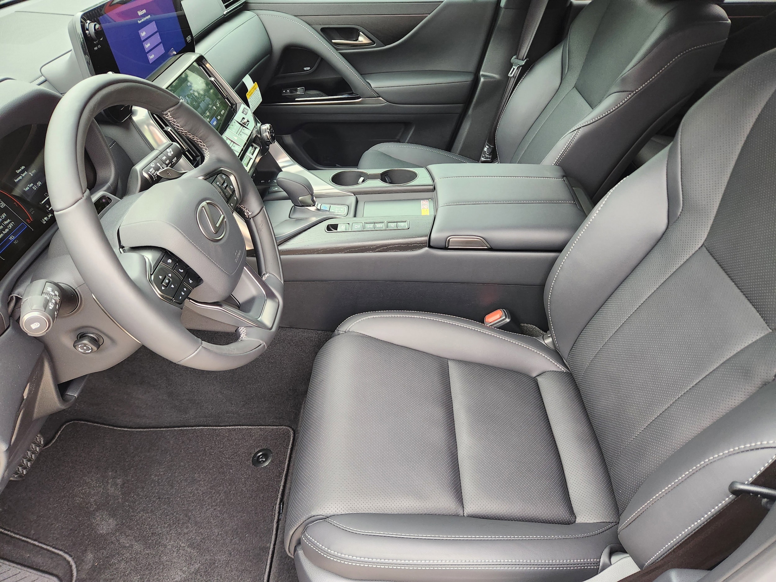 2026 Lexus LX 700h Luxury - Photo 6