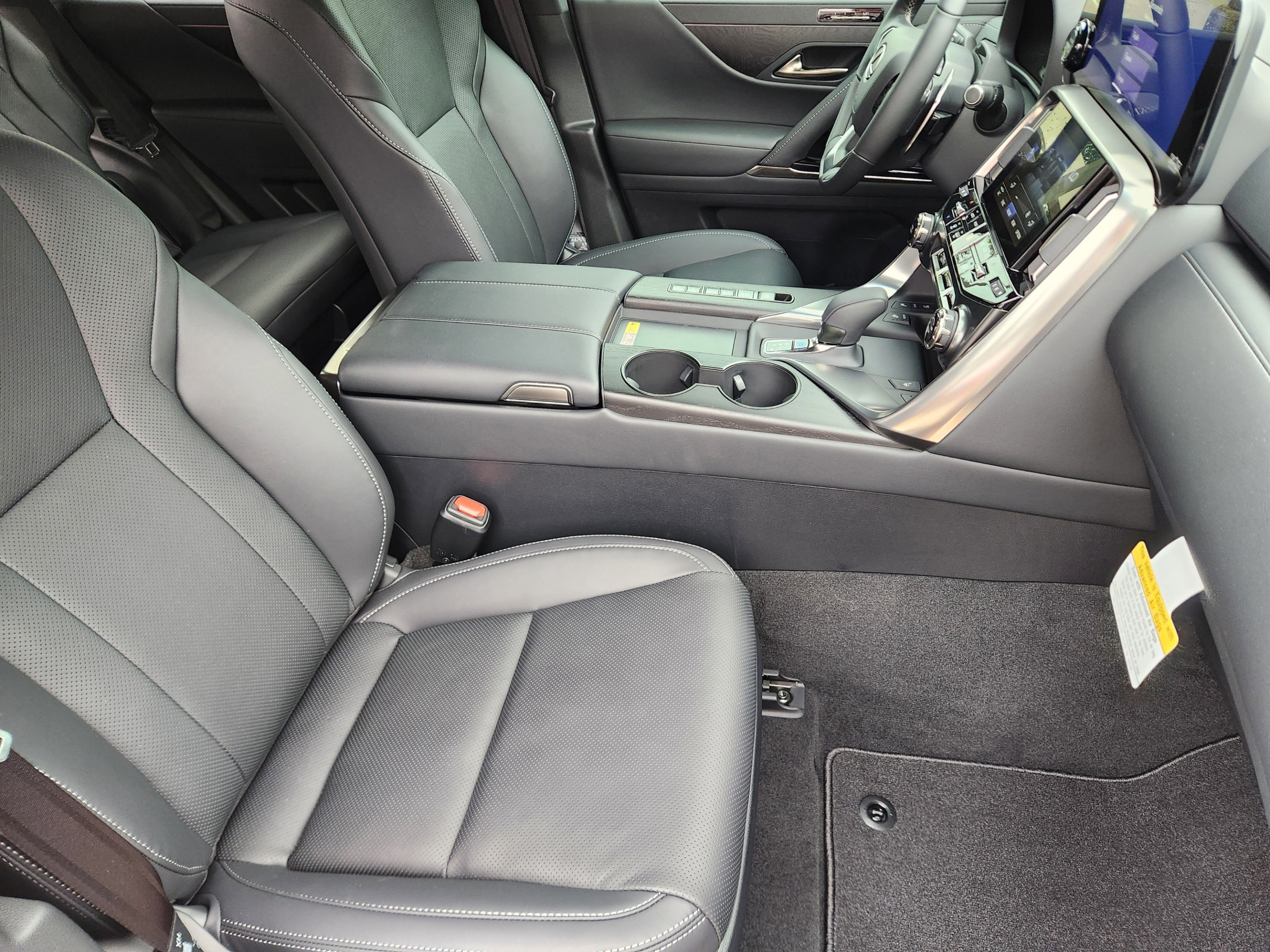 2026 Lexus LX 700h Luxury - Photo 8