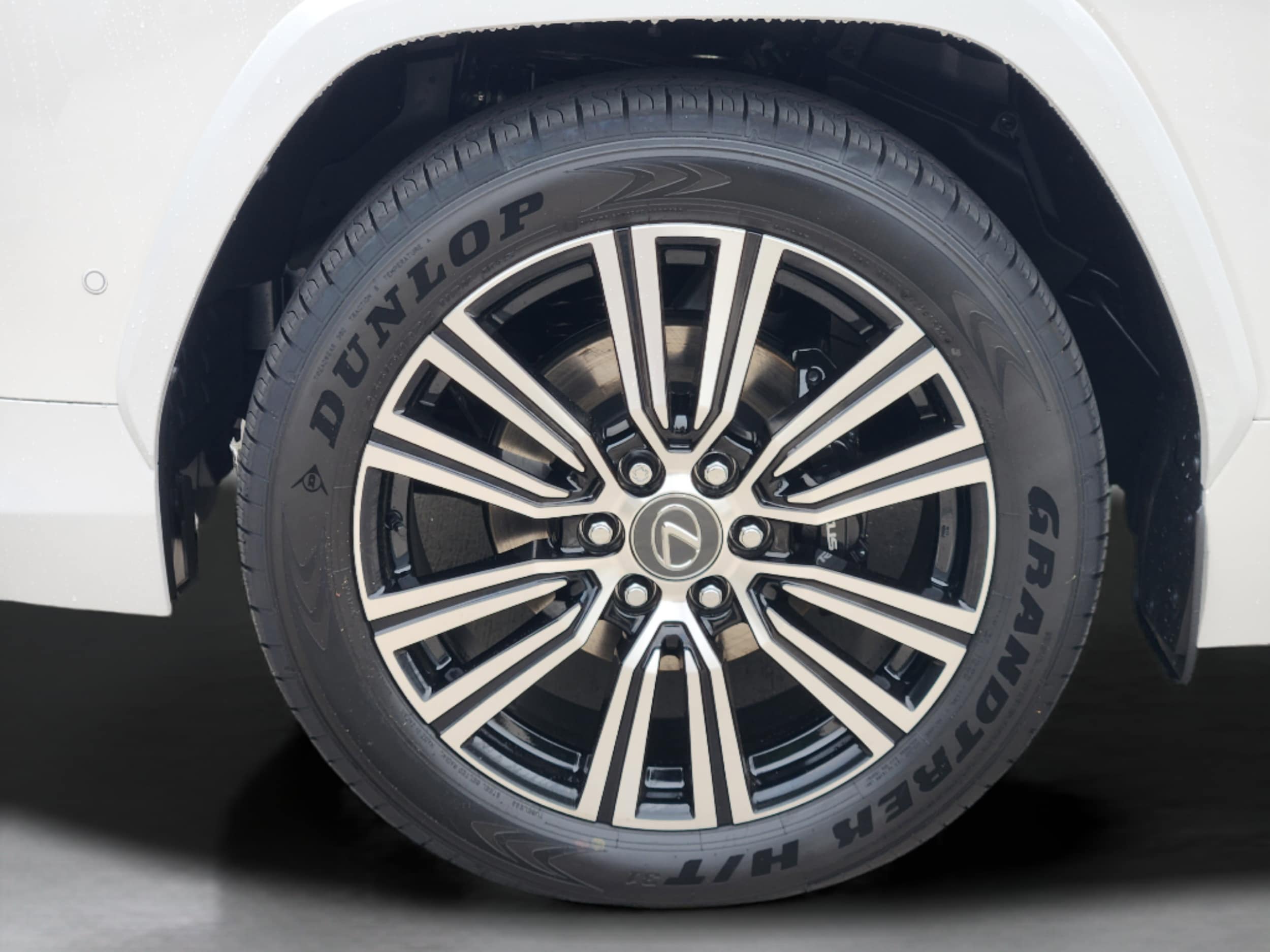 2026 Lexus LX 700h Luxury - Photo 27