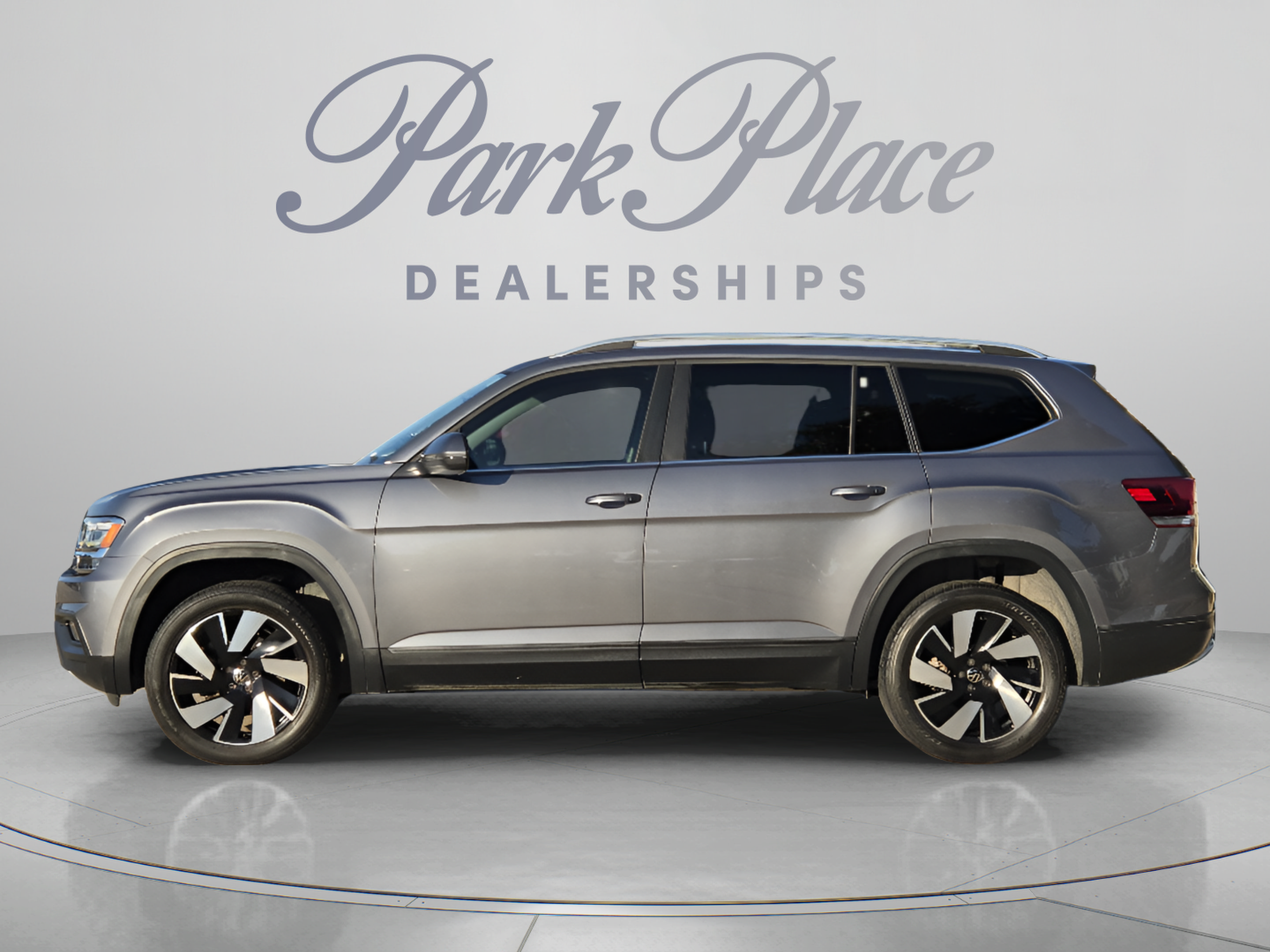 Used 2019 Volkswagen Atlas SE w/Tech with VIN 1V2WR2CA2KC611583 for sale in Grapevine, TX