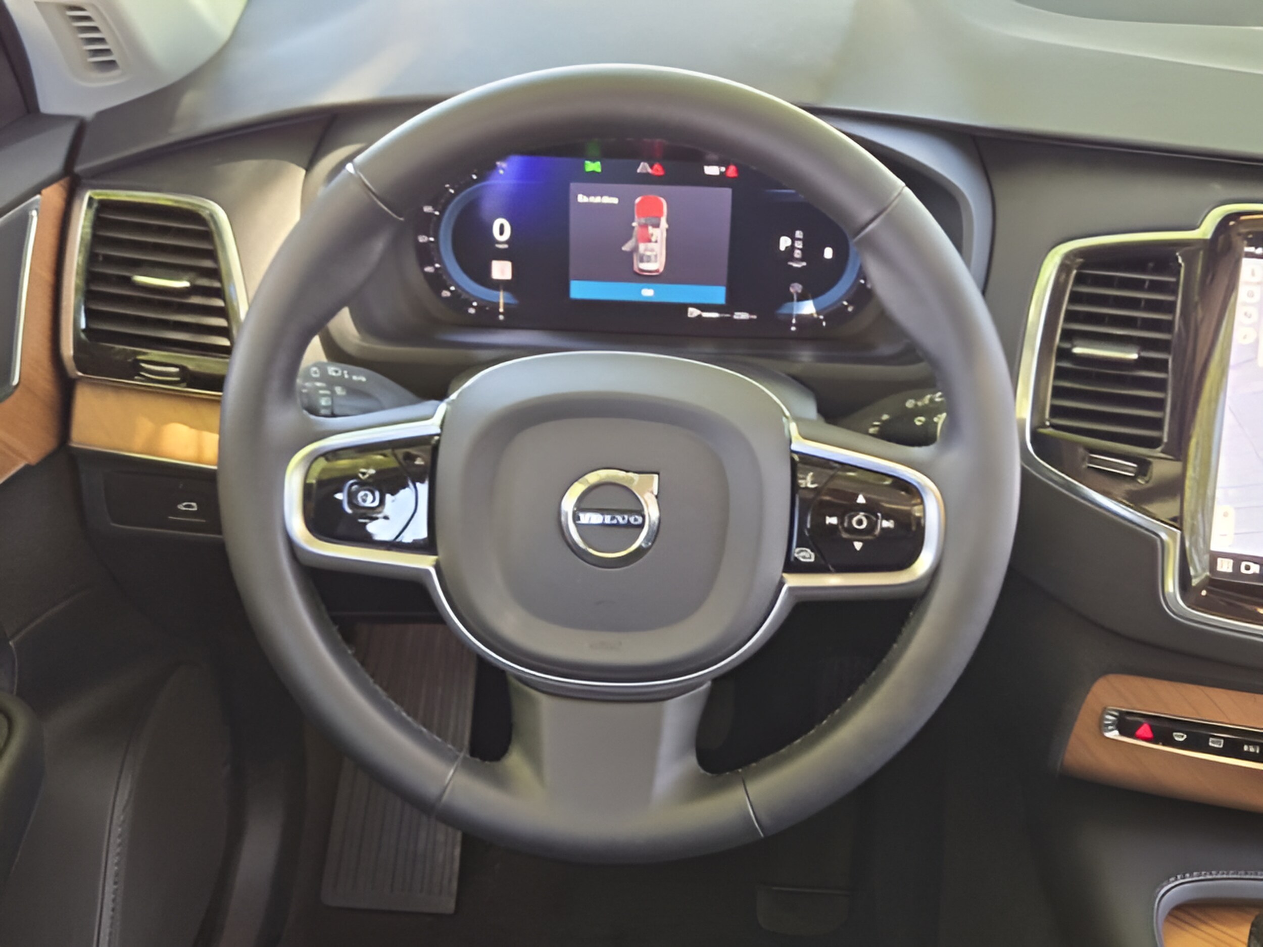 2025 Volvo XC90 Plus - Photo 24