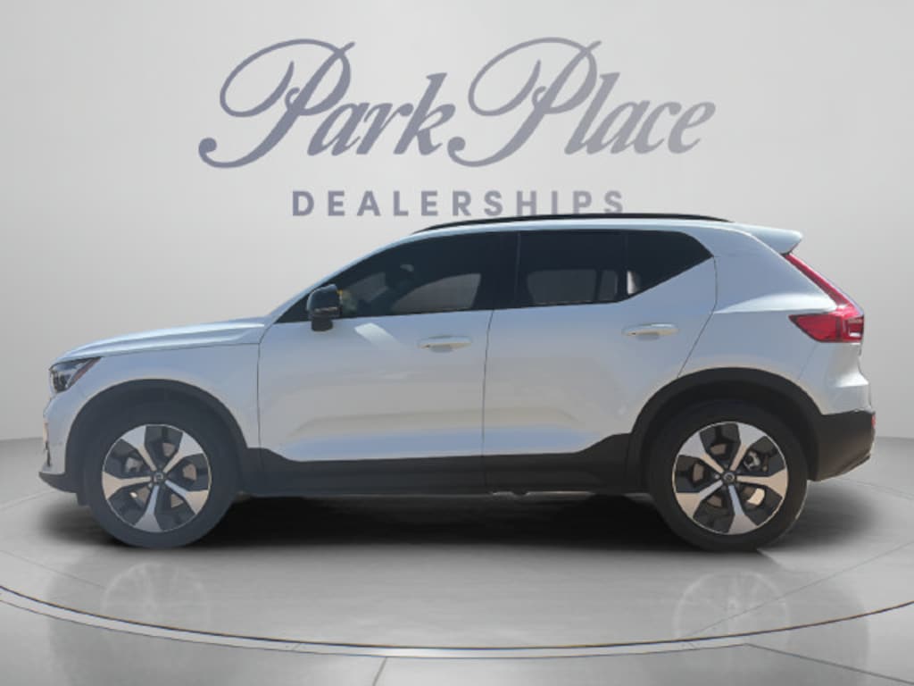 New 2026 Volvo XC40 B5 Plus SUV