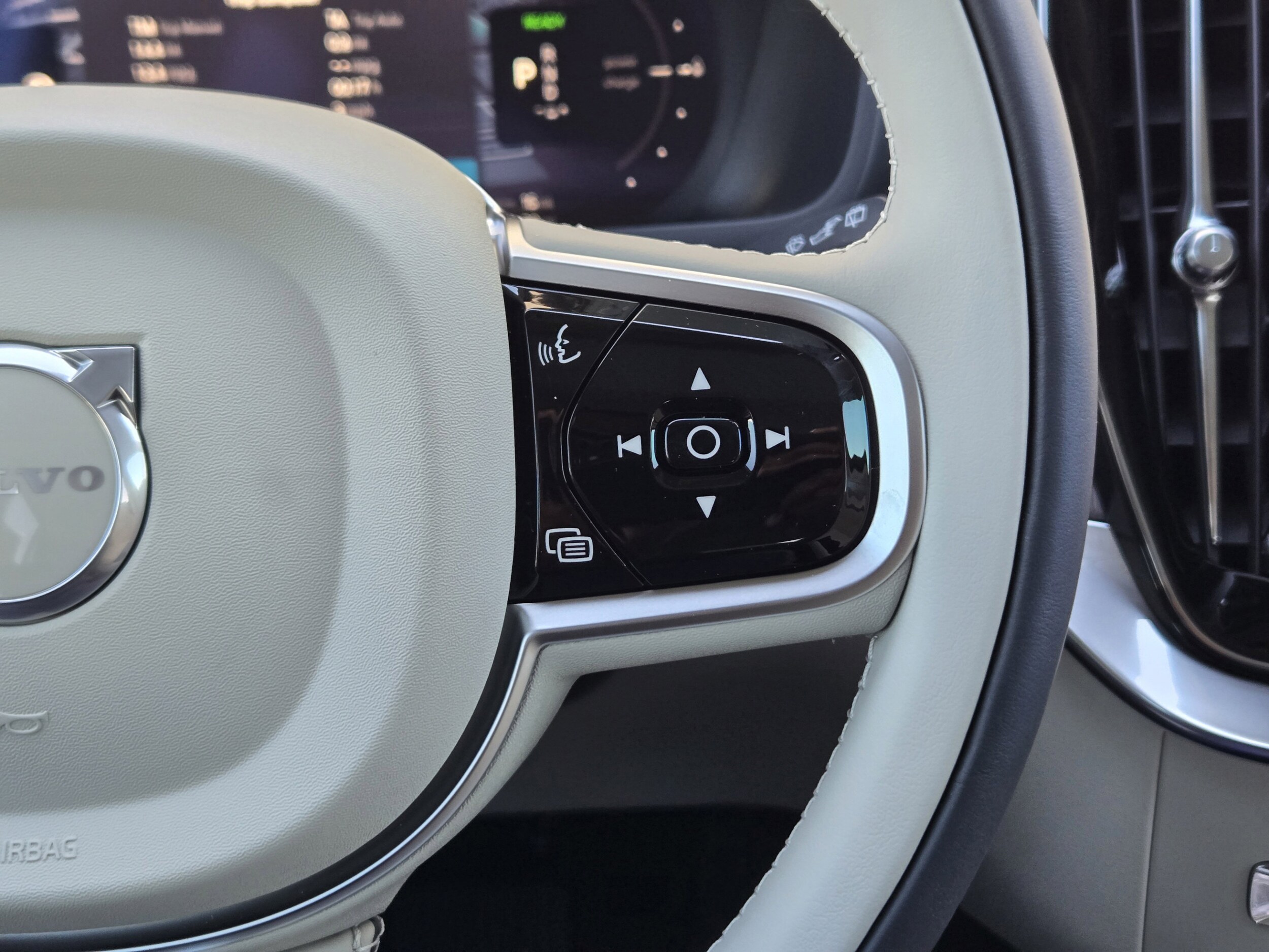 2026 Volvo XC90 Ultra - Photo 25