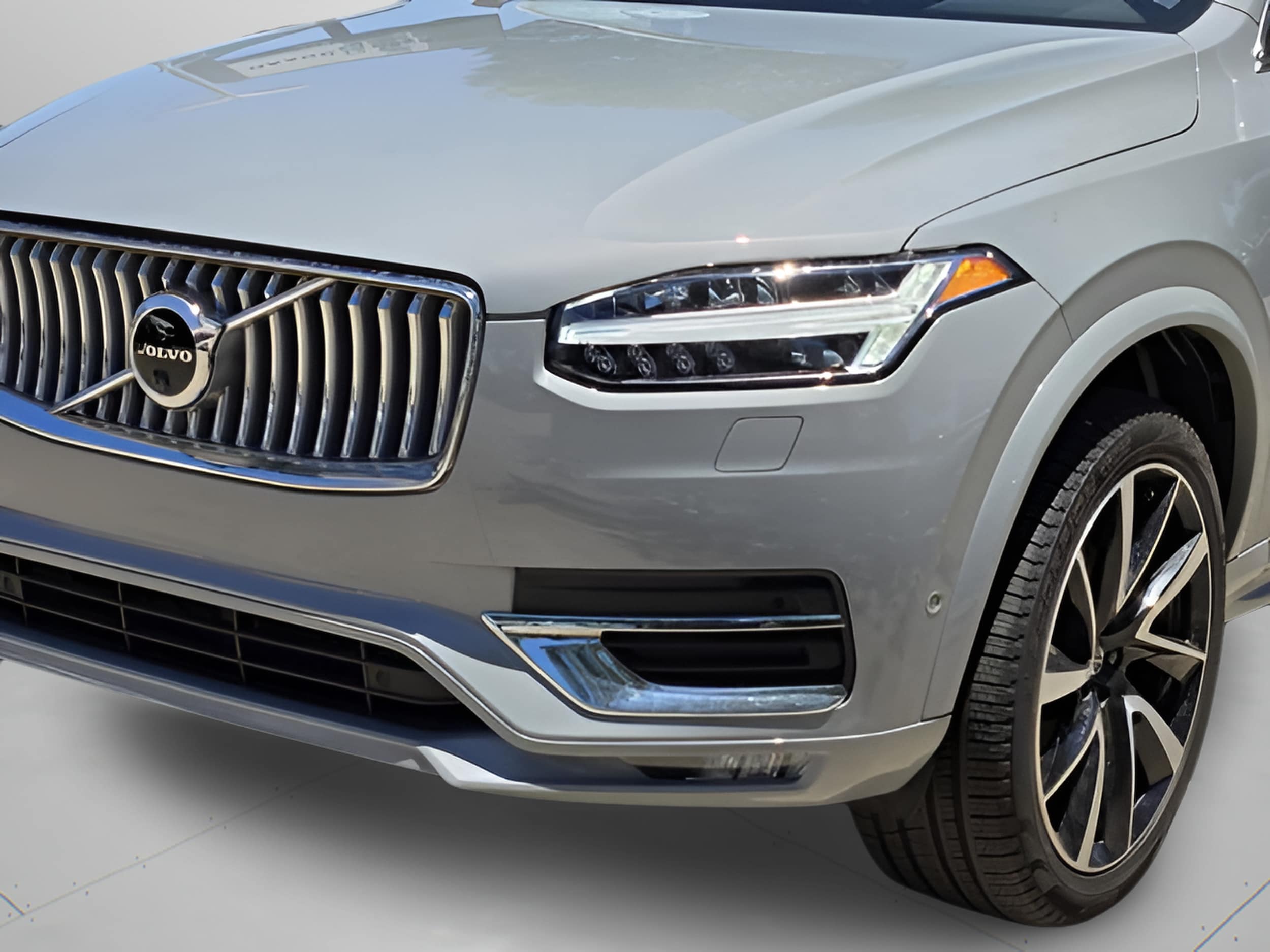 2025 Volvo XC90 Plus - Photo 32
