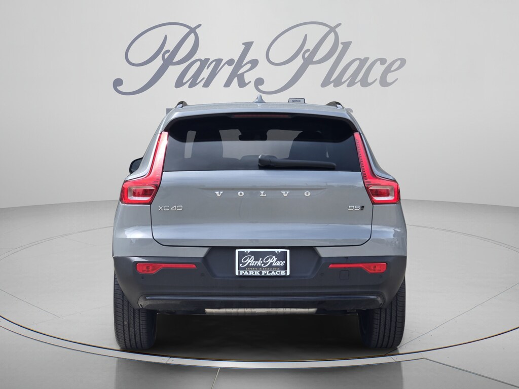 New 2026 Volvo XC40 B5 Plus SUV