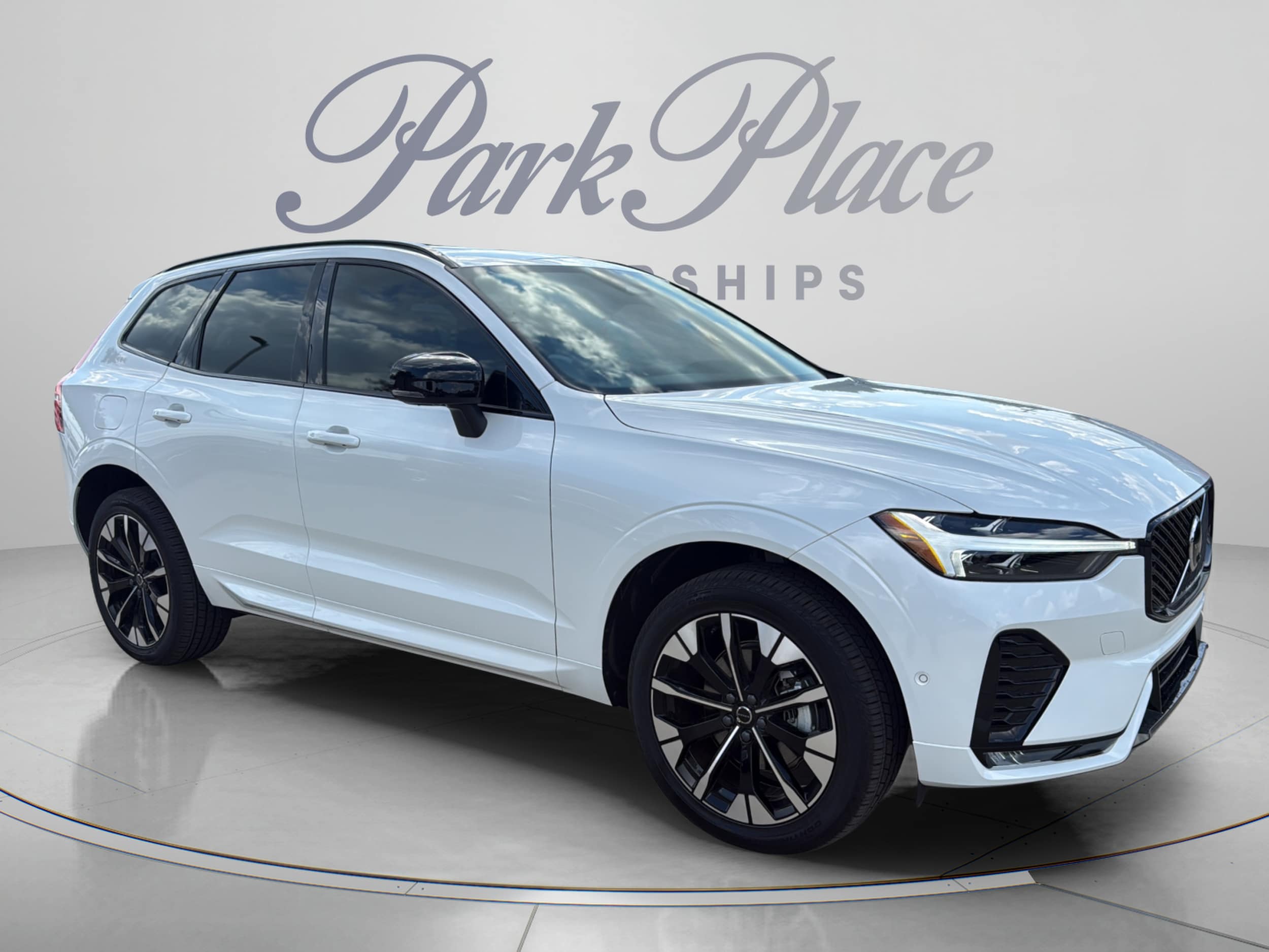 2026 Volvo XC60 Plus - Photo 7