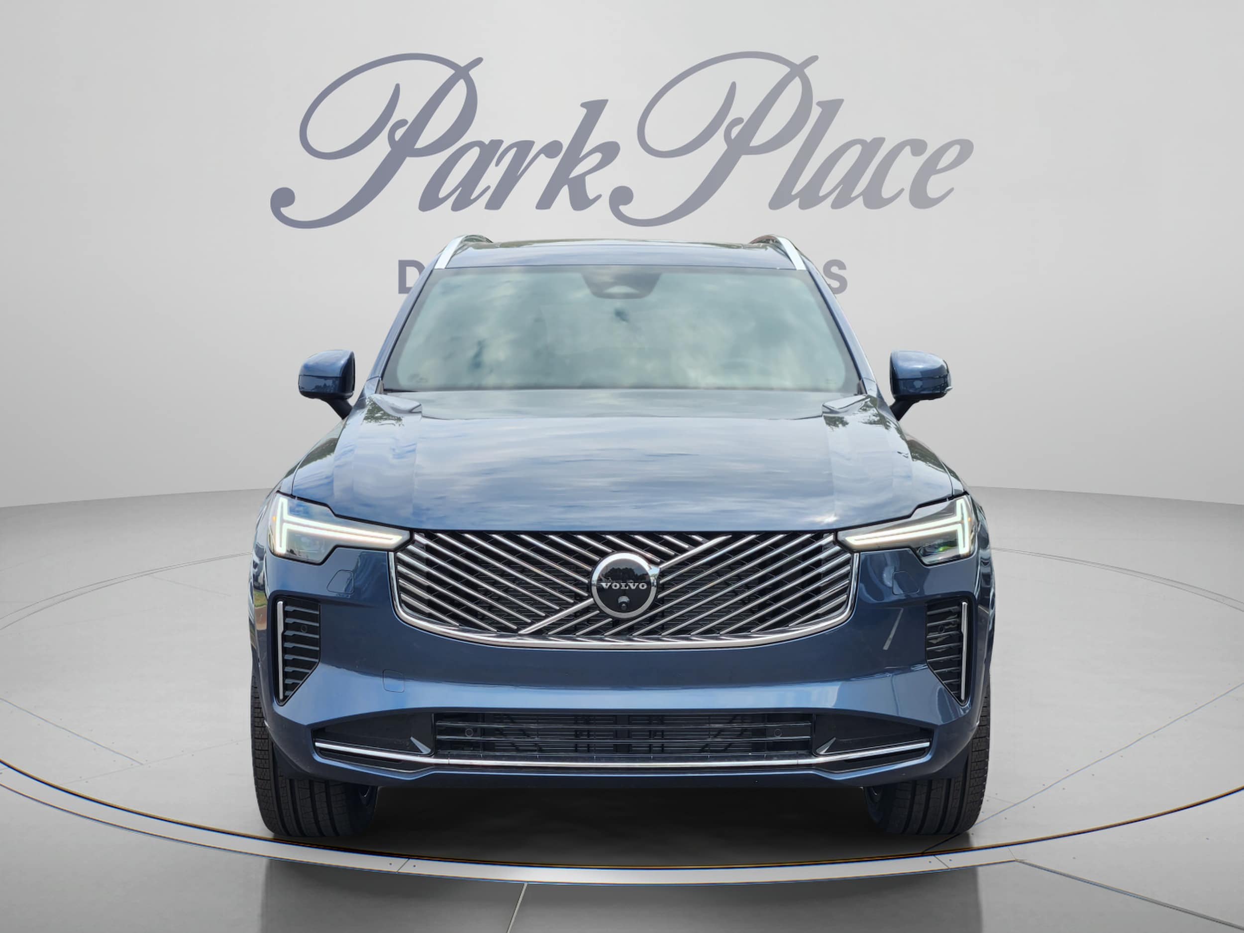 2026 Volvo XC90 Plus - Photo 8