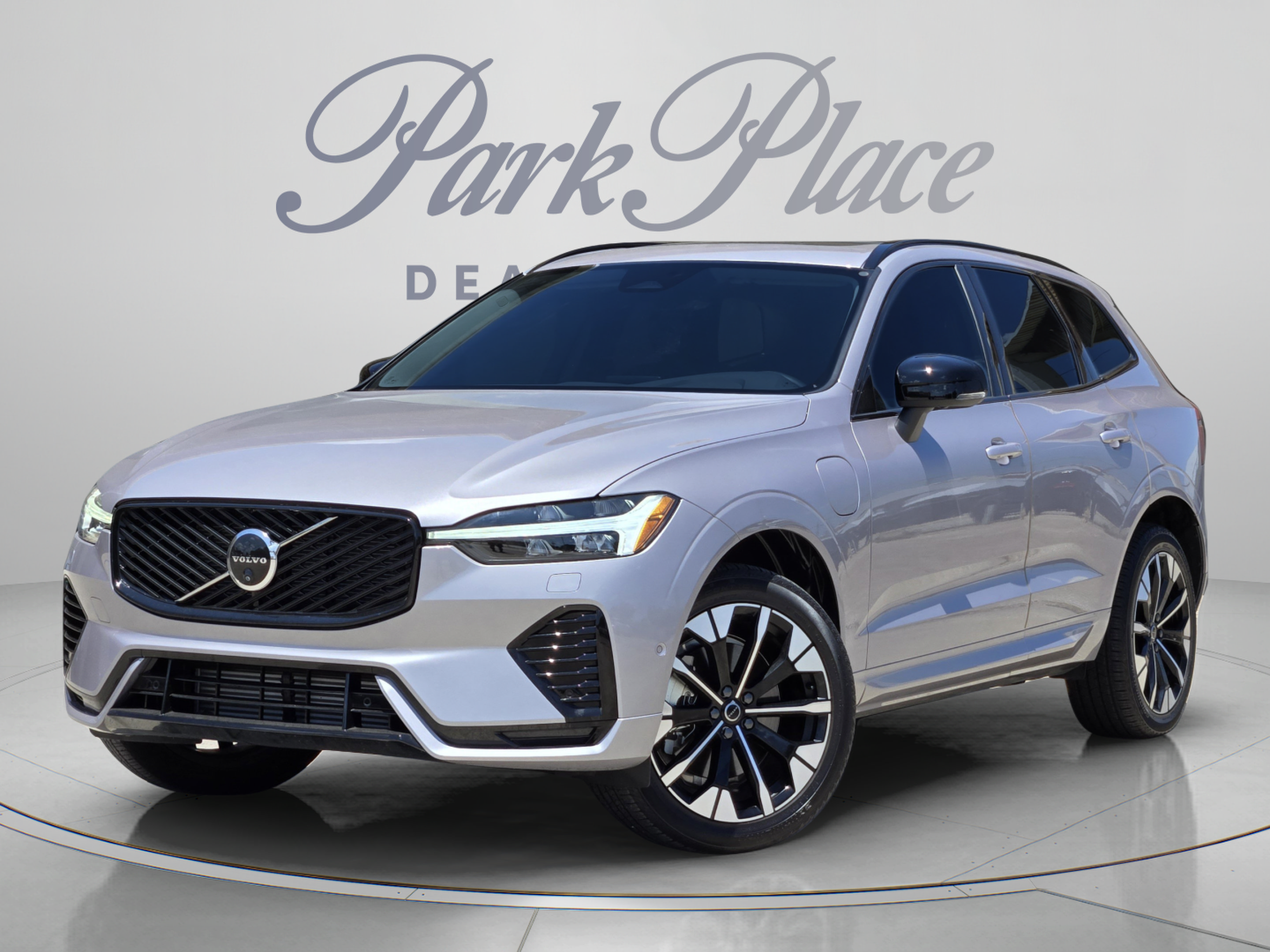  Volvo XC60 Plug-In Hybrid