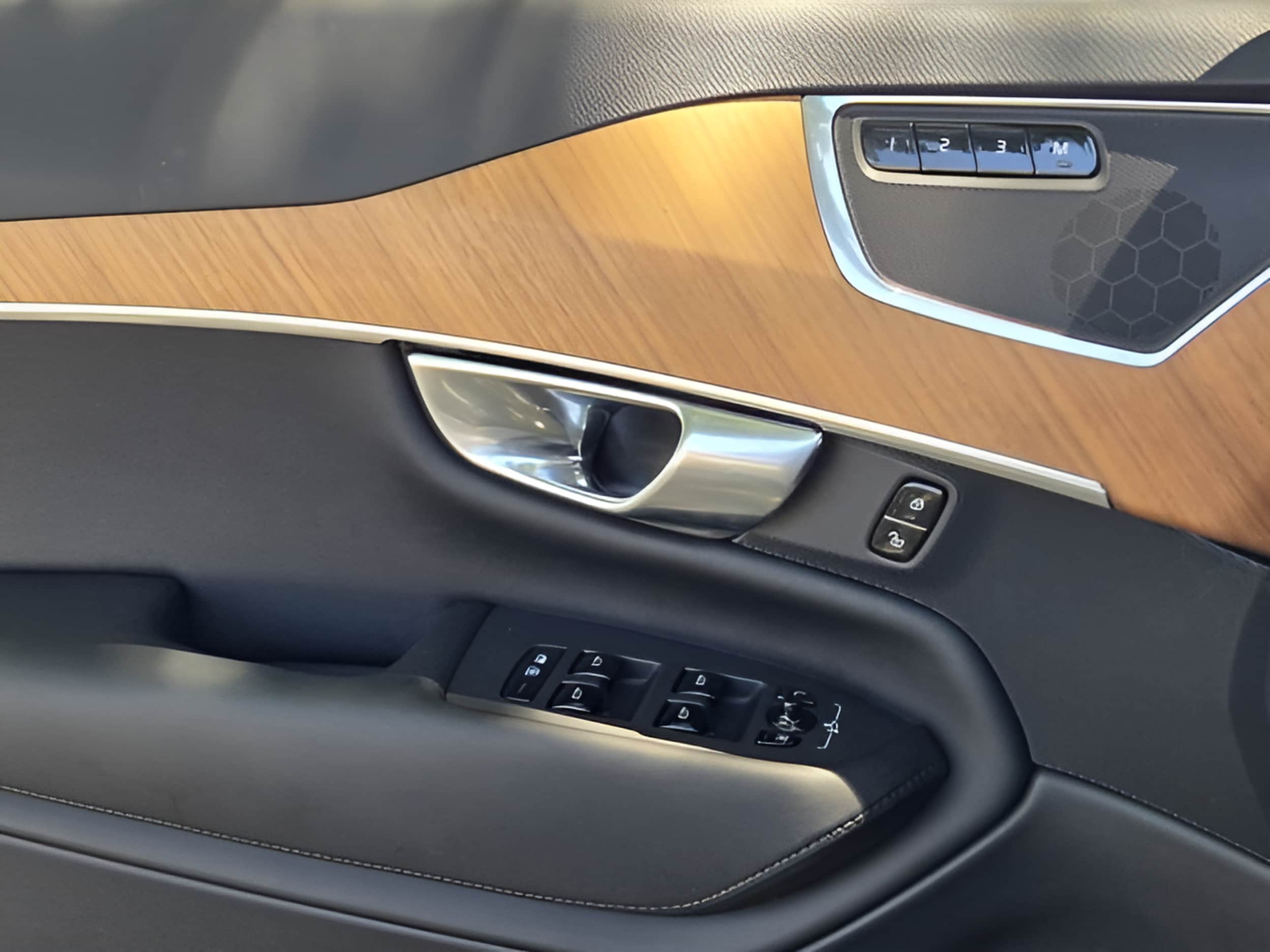 2025 Volvo XC90 Plus - Photo 20