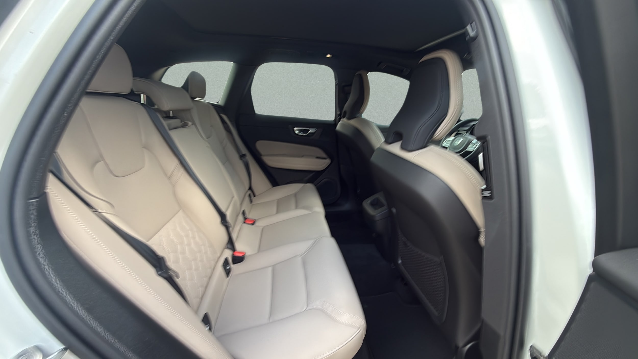 2026 Volvo XC60 Plus - Photo 25