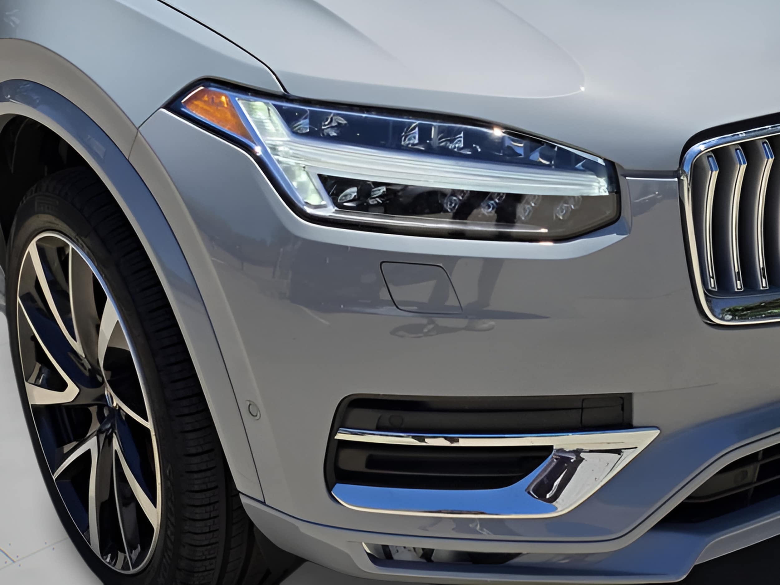 2025 Volvo XC90 Plus - Photo 33
