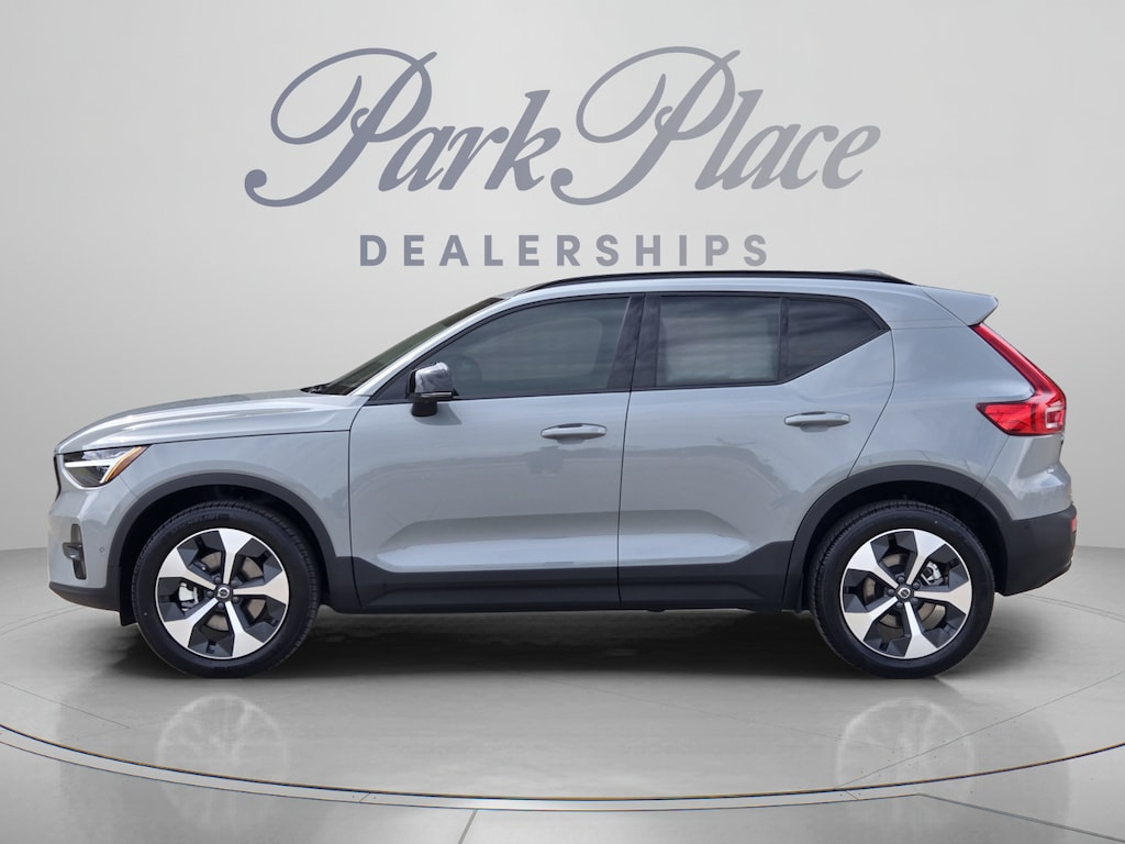 New 2026 Volvo XC40 B5 Plus SUV