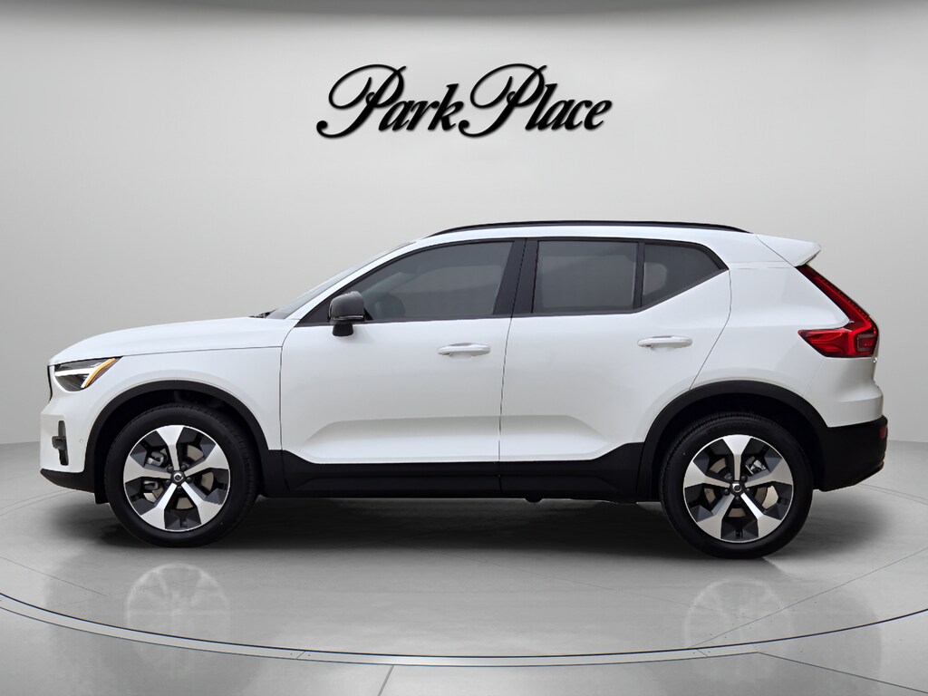 Used 2026 Volvo XC40 B5 Plus SUV