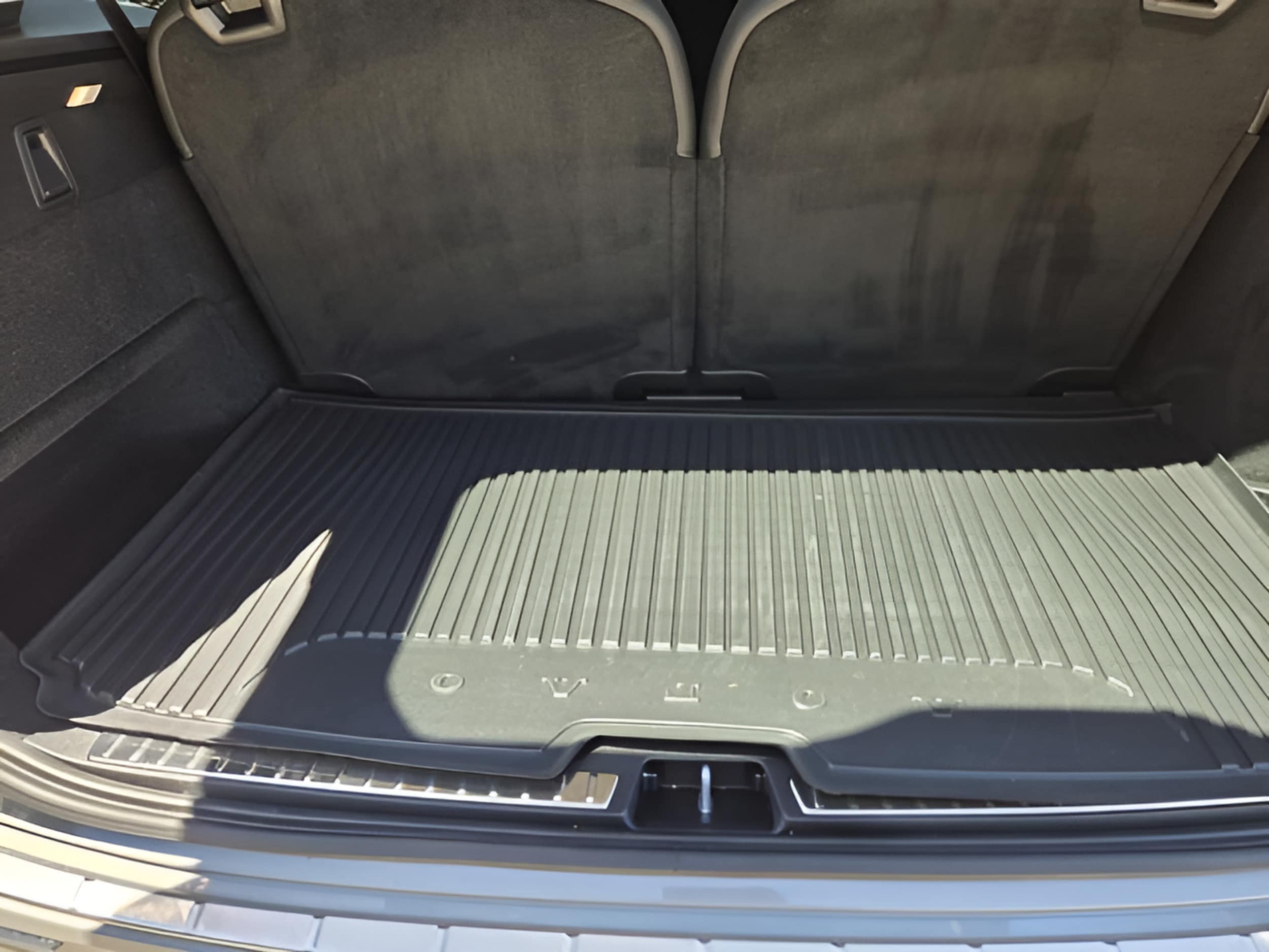 2025 Volvo XC90 Plus - Photo 31