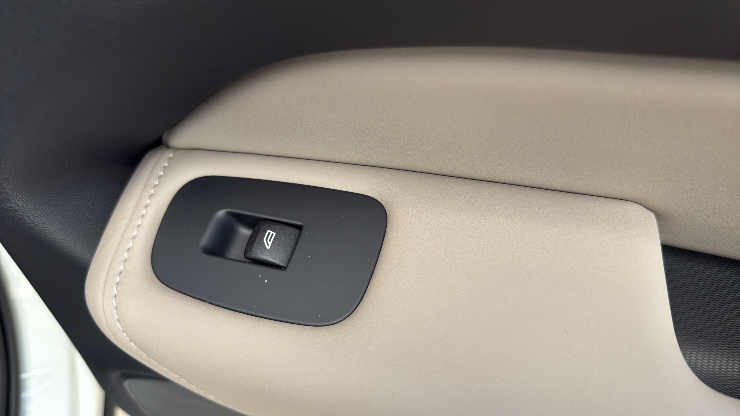2026 Volvo XC60 Plus - Photo 26