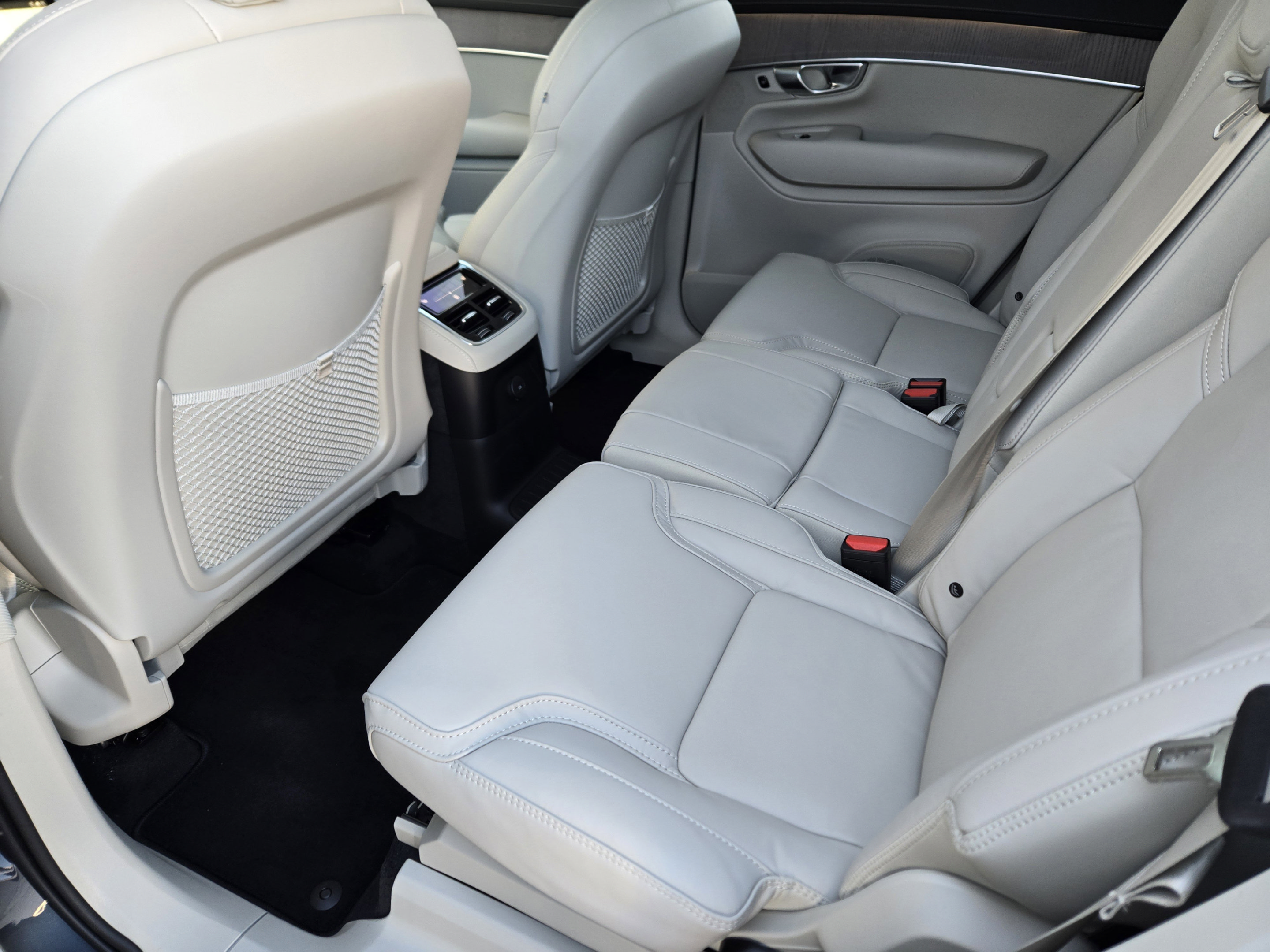 2026 Volvo XC90 Ultra - Photo 26