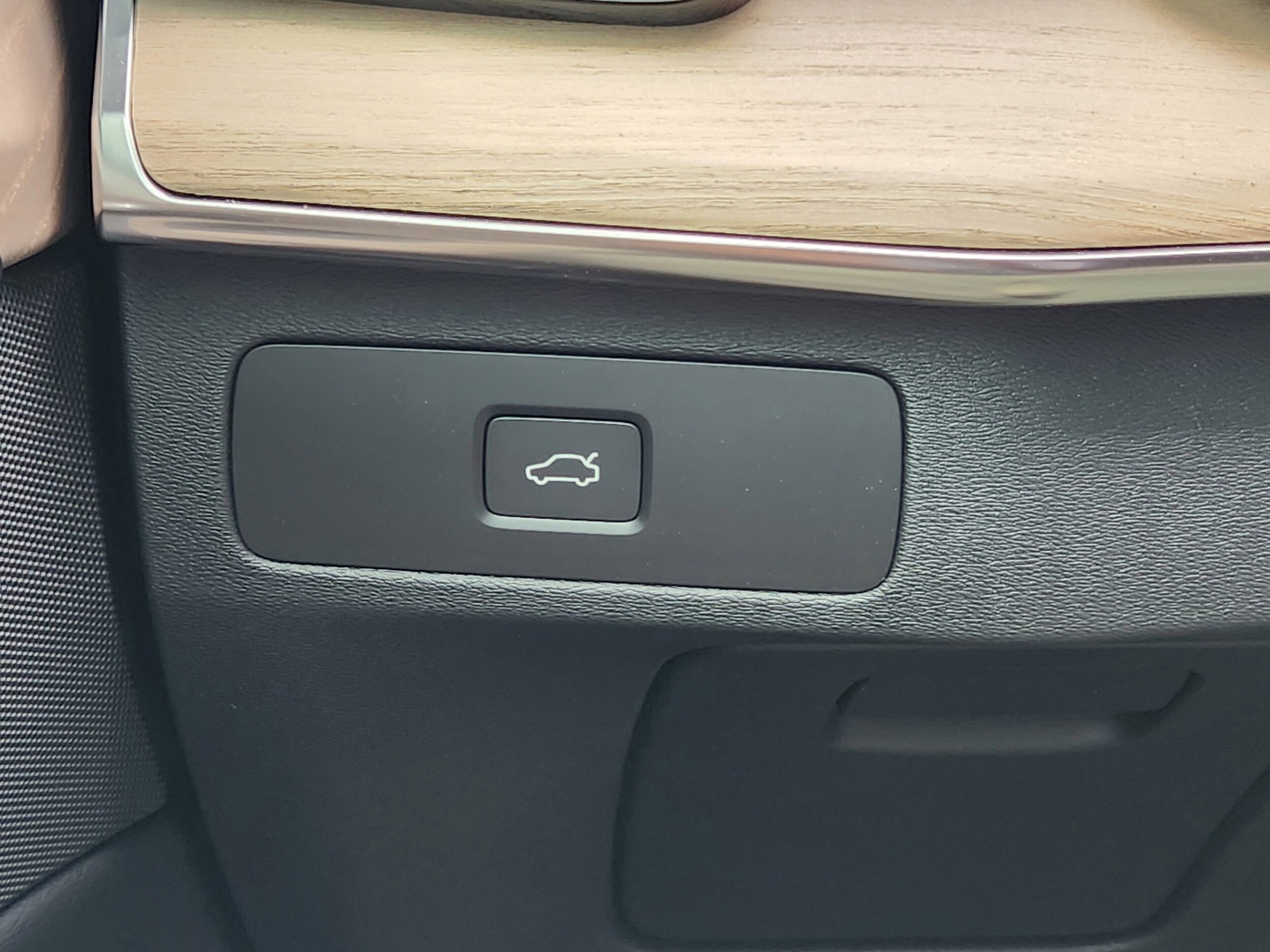 2026 Volvo XC90 Plus - Photo 18