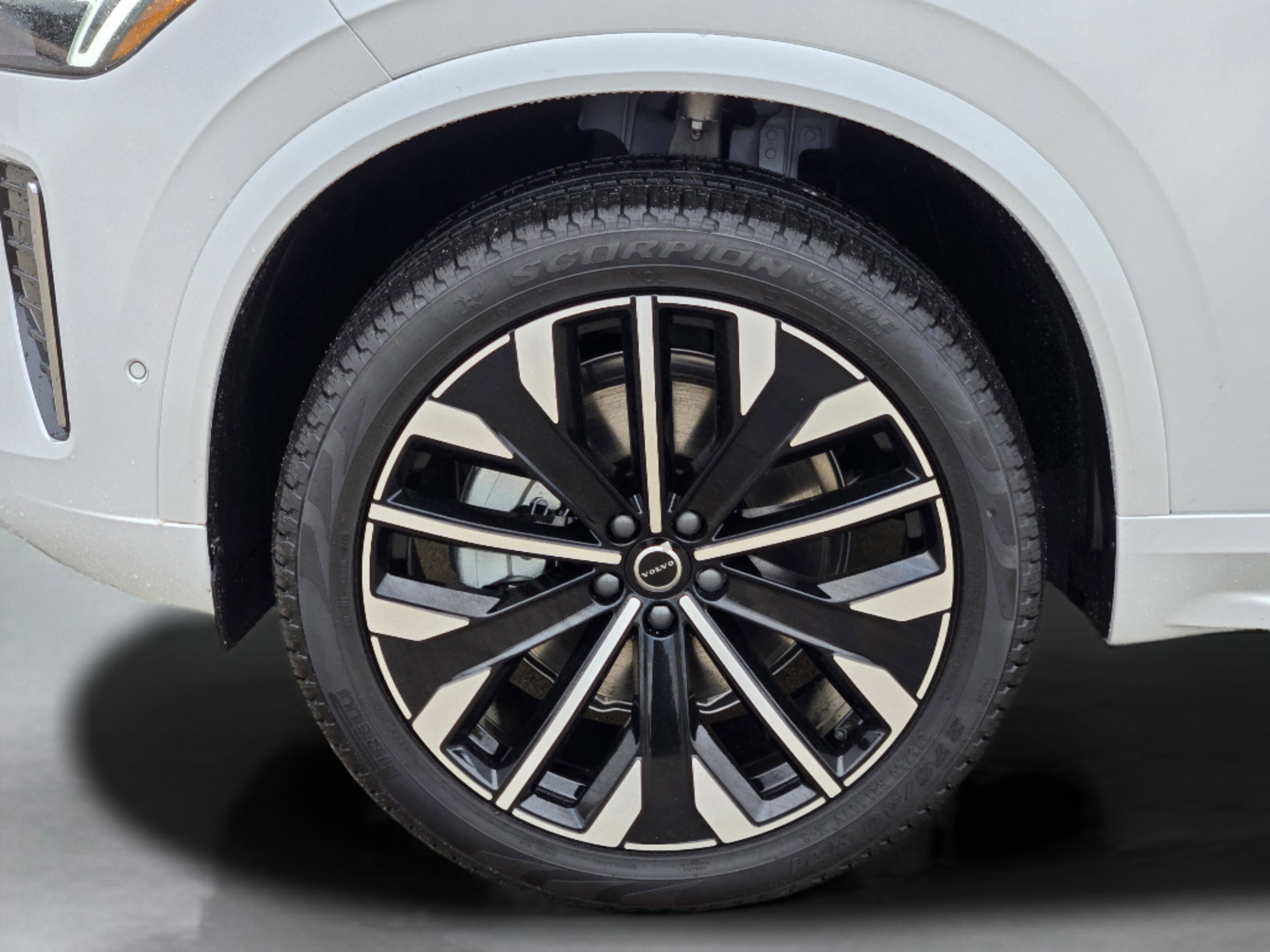2026 Volvo XC90 Ultra - Photo 32