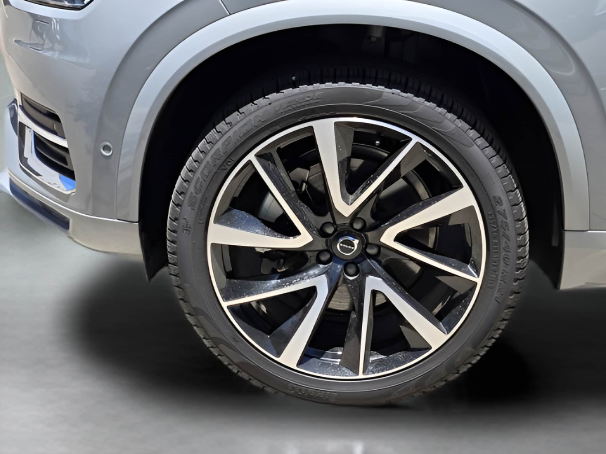 2025 Volvo XC90 Plus - Photo 36