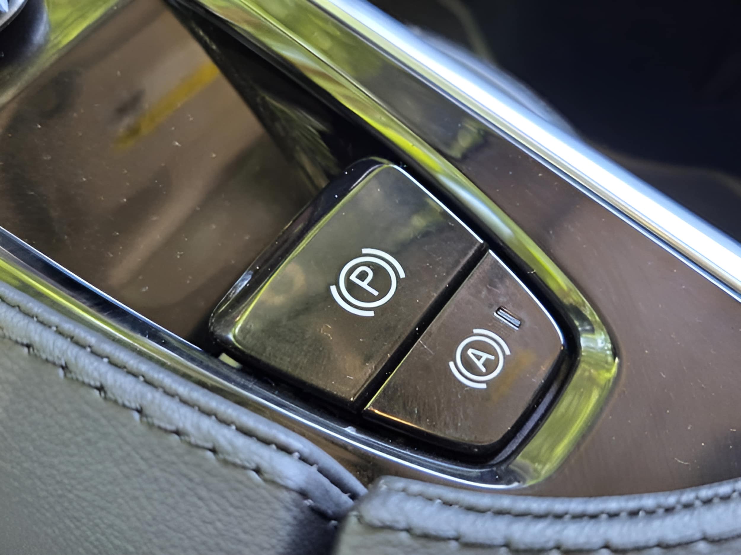 2025 Volvo XC90 Plus - Photo 17