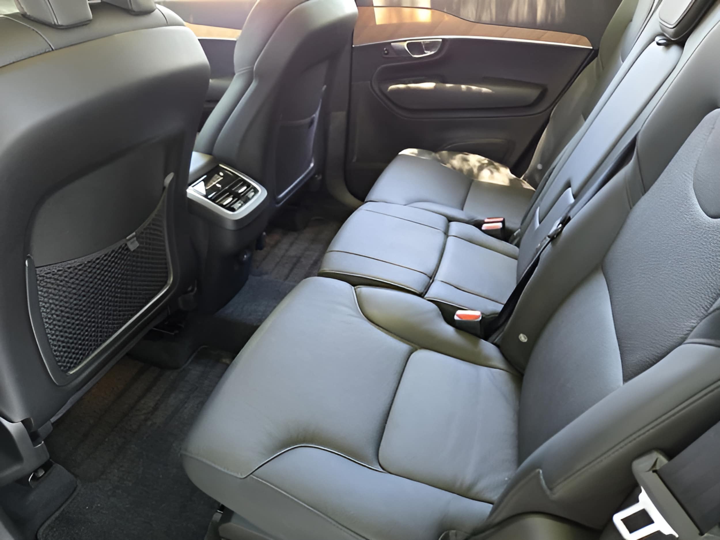 2025 Volvo XC90 Plus - Photo 27