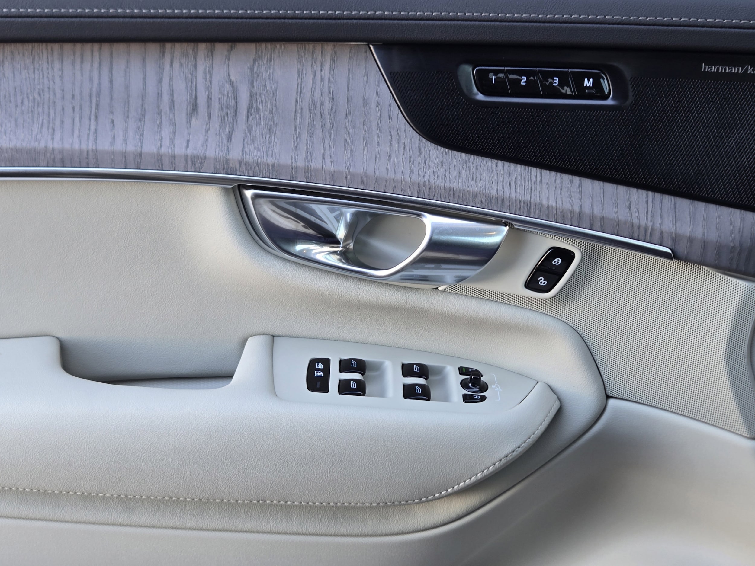 2026 Volvo XC90 Ultra - Photo 20