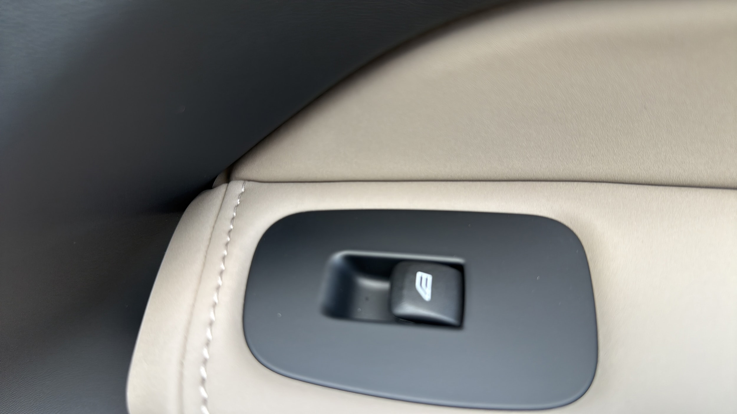 2026 Volvo XC60 Plus - Photo 29