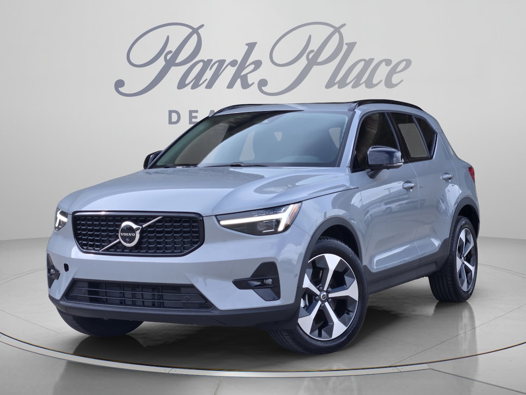 New 2026 Volvo XC40 B5 Plus SUV