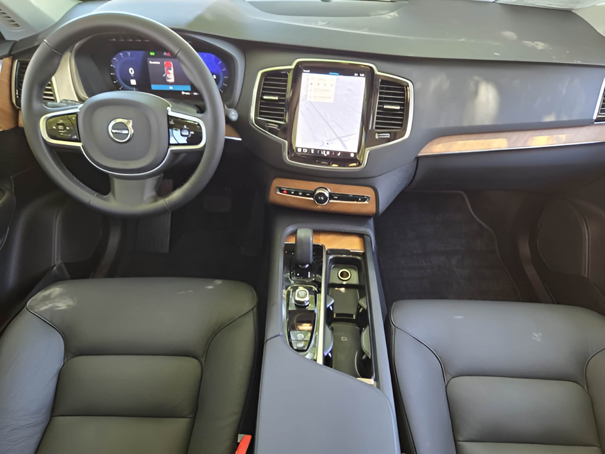 2025 Volvo XC90 Plus - Photo 23