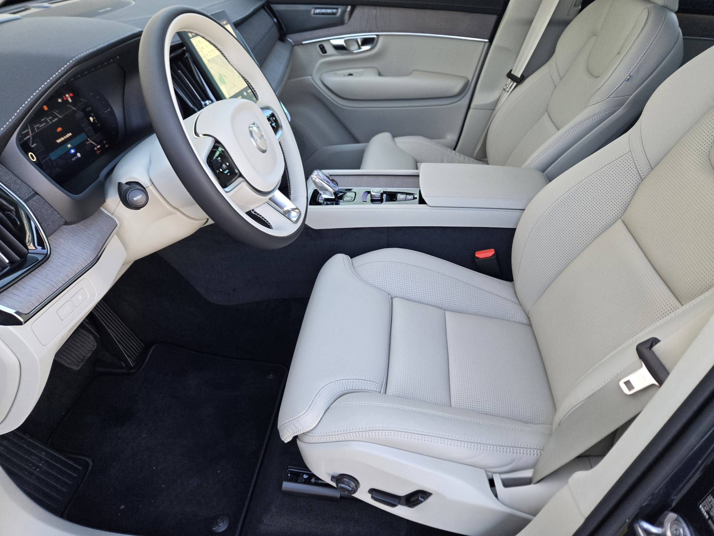 2026 Volvo XC90 Ultra - Photo 10