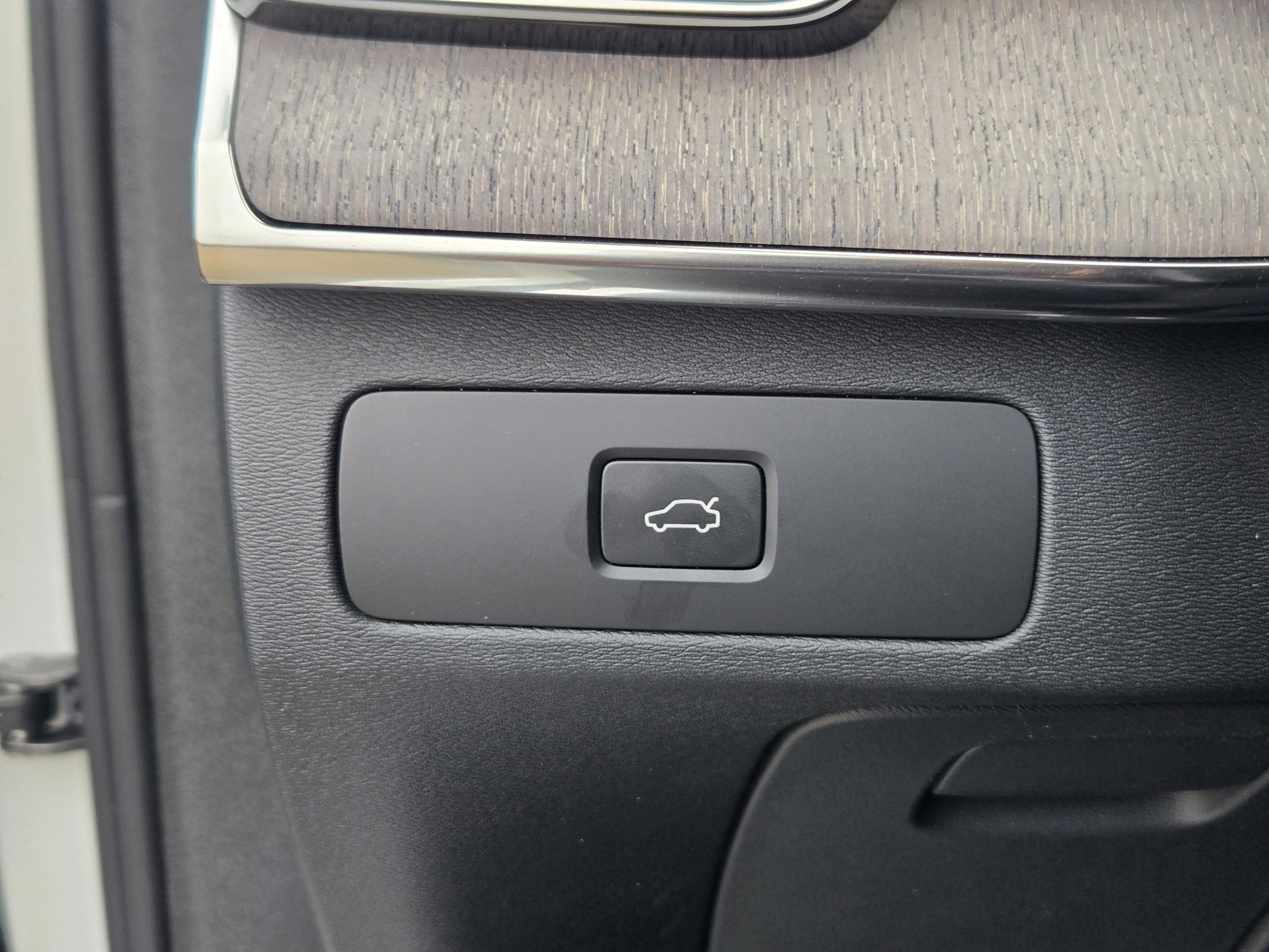 2026 Volvo XC90 Ultra - Photo 19
