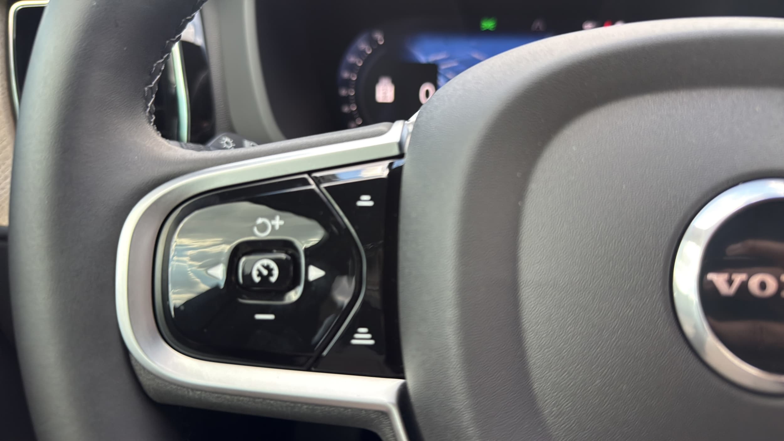 2026 Volvo XC60 Plus - Photo 19
