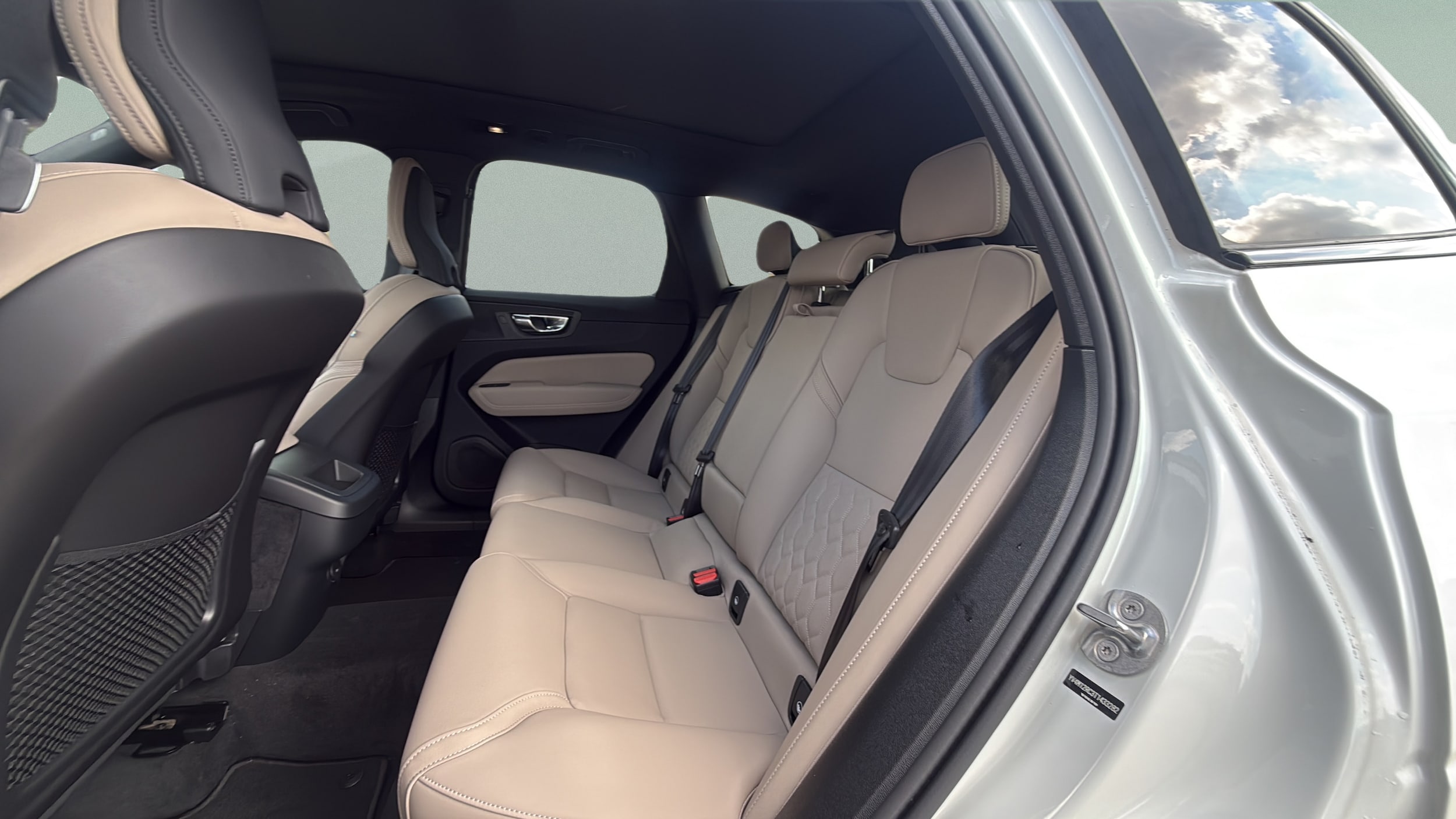 2026 Volvo XC60 Plus - Photo 23