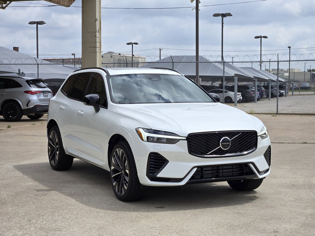 New 2026 Volvo XC60 plug-in hybrid T8 Ultra SUV