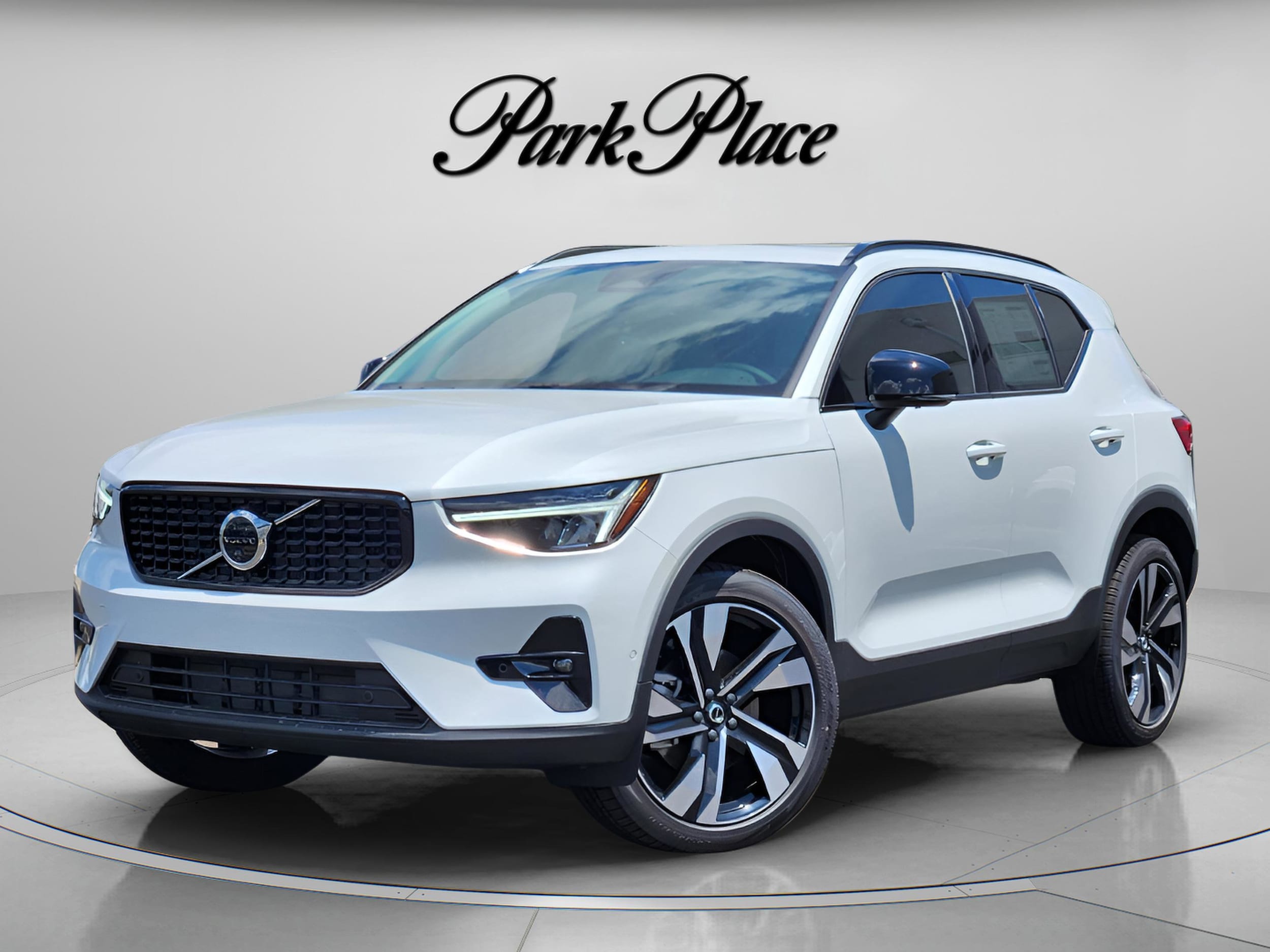 2026 Volvo XC40 Plus - Photo 1