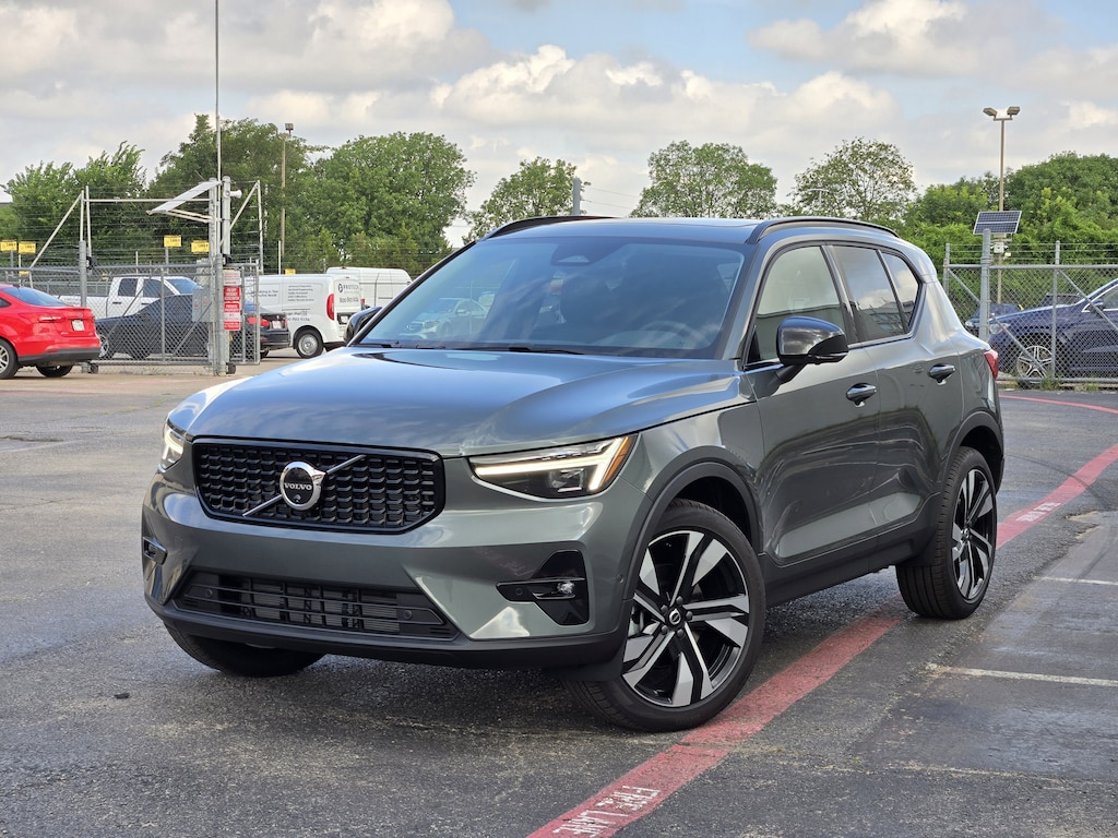 Used 2026 Volvo XC40 B5 Ultra SUV