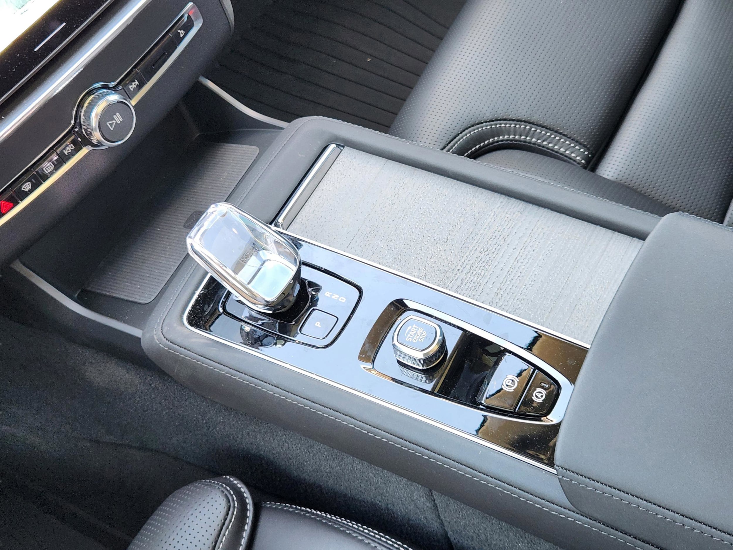 2026 Volvo XC90 Ultra - Photo 16