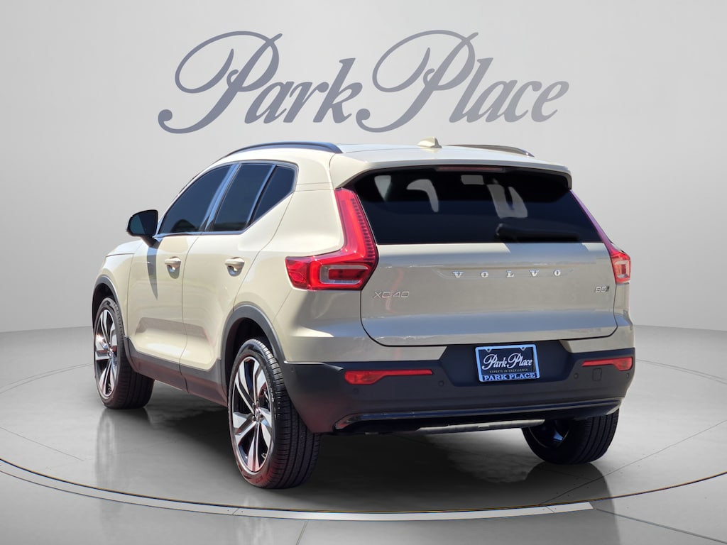 New 2026 Volvo XC40 B5 Ultra SUV