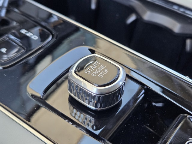 2026 Volvo XC90 Ultra - Photo 32